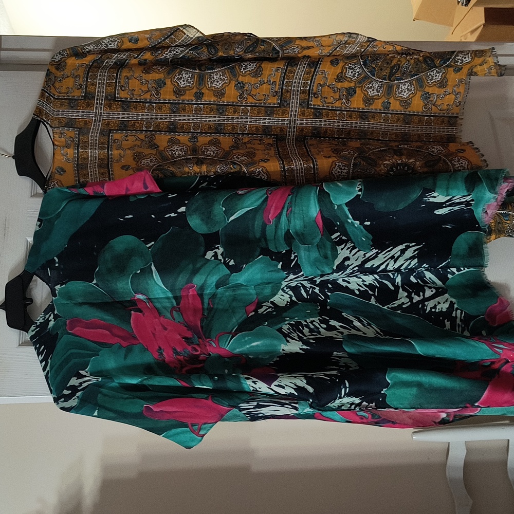 Bundle of two kimonos - Picture 2 of 4